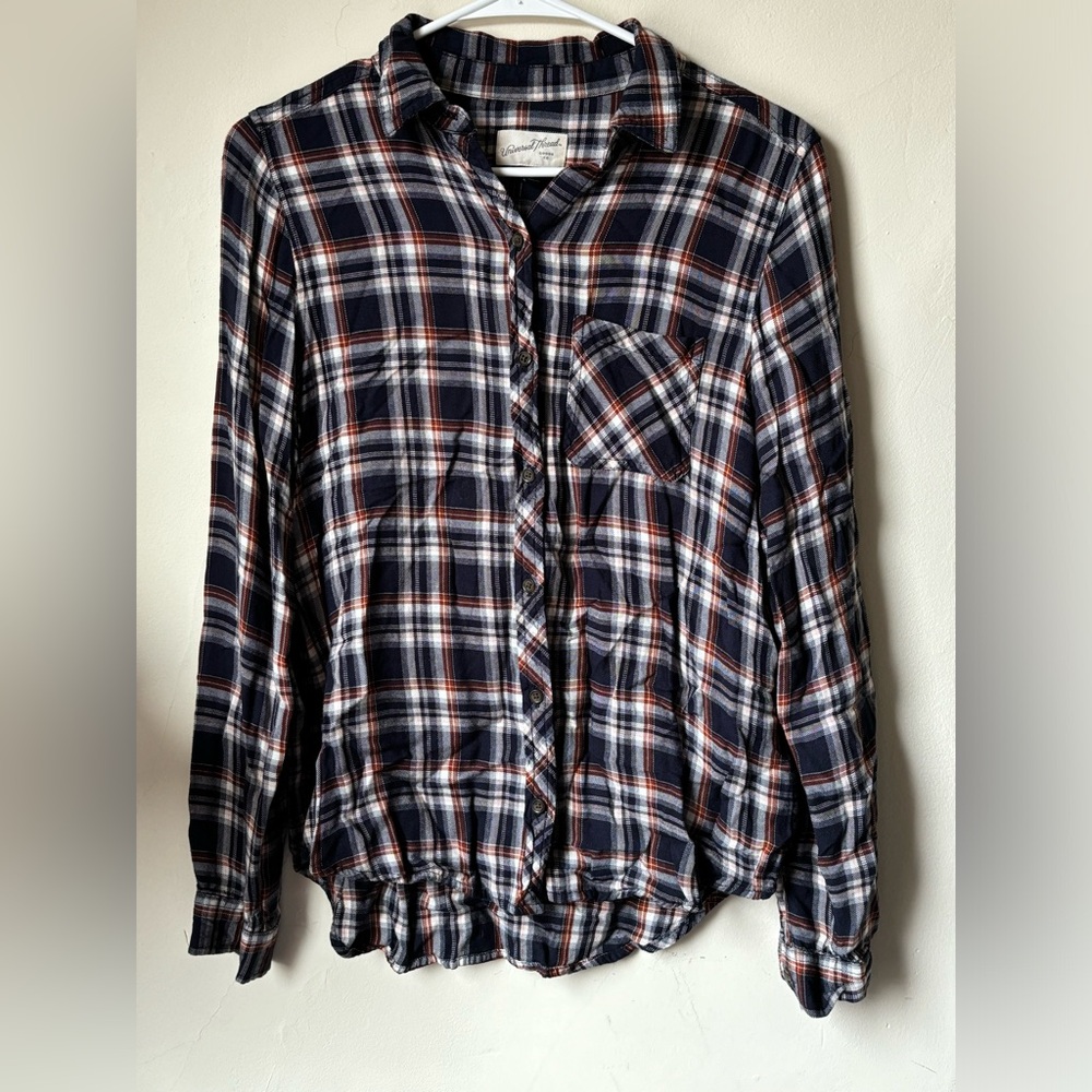 Universal thread lightweight button down